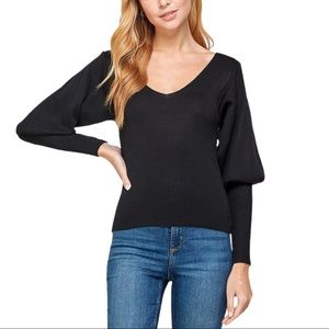 NWT‎ Long Balloon Sleeve V-Neck Knit Top in Black. Size Medium